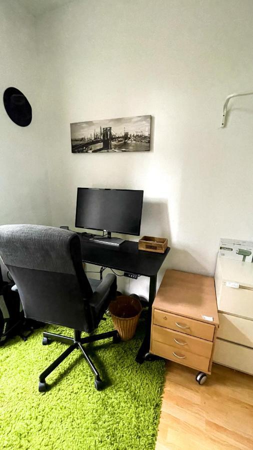 Gemutliche, Zentralgelegene Wohnung Karlsruhe Buitenkant foto